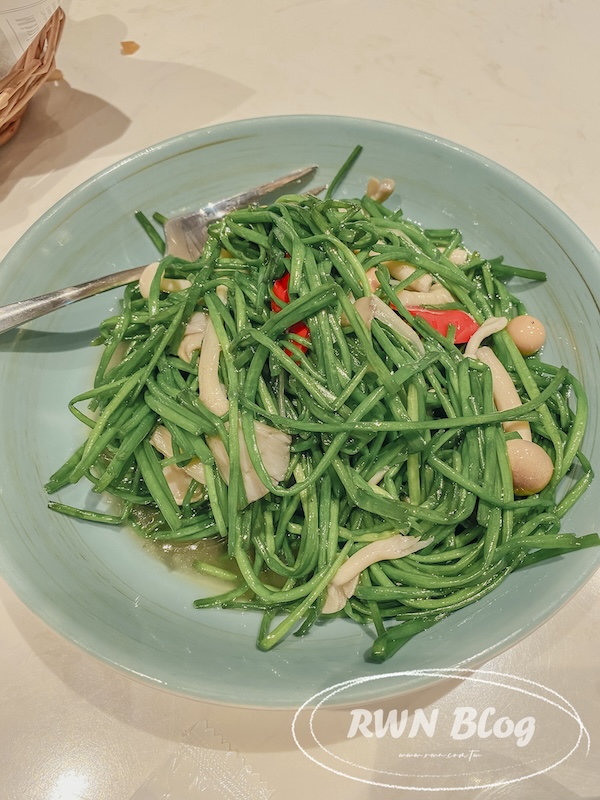 上菜片皮鴨餐點介紹