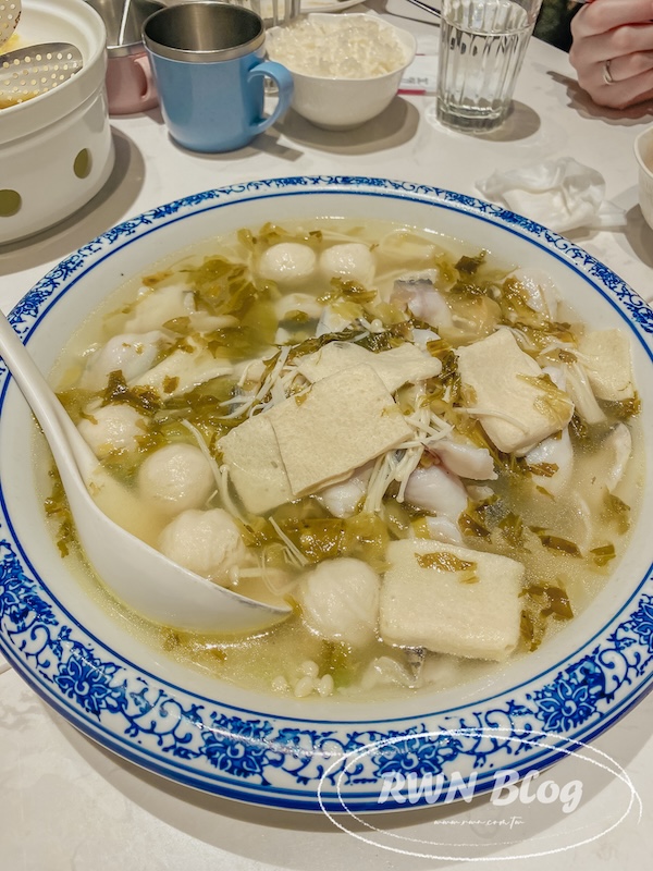 上菜片皮鴨餐點介紹